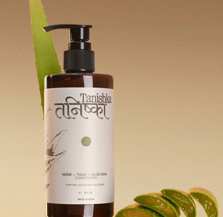 Восстанавливающий кондиционер для волос NEEM-TULSI-ALOE VERA