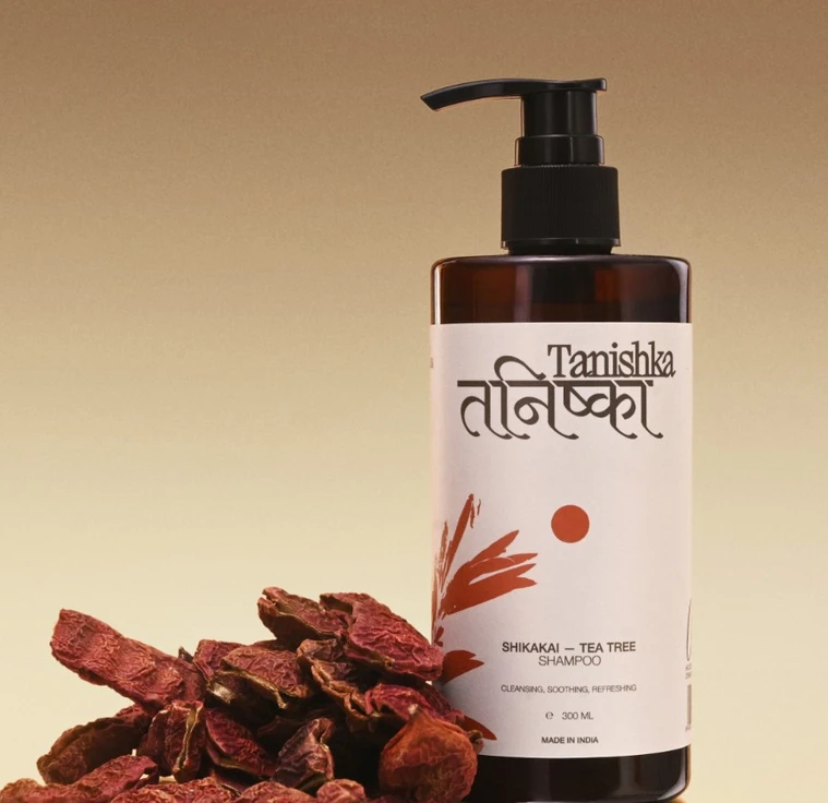 Увлажняющий шампунь для волос SHIKAKAI-TEA TREE