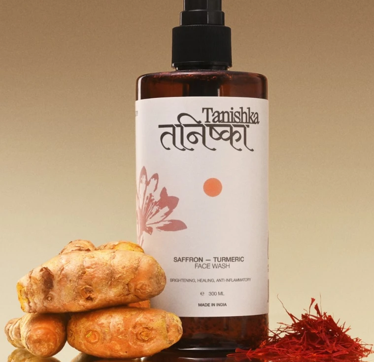 Гель для умывания лицa SAFFRON - TURMERIC